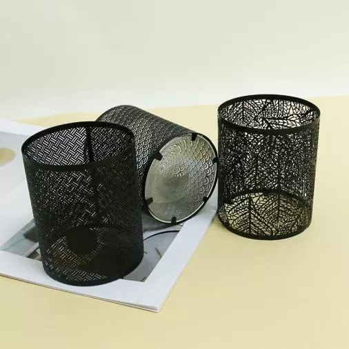 Qu'est-ce qui fait d'un bougeoir en métal noir le choix du style et de la fonction?