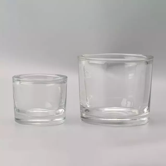 Pourquoi les bougeoirs en verre transparent sont-ils le choix parfait pour une décoration d'intérieur moderne ?