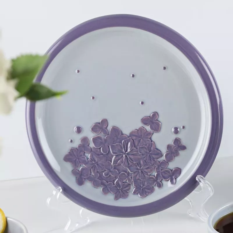 Assiette en céramique peinte à la main