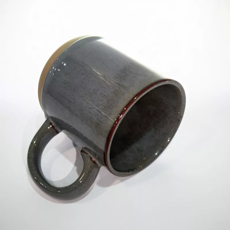 Tasse grise de voyage en céramique moderne et simple