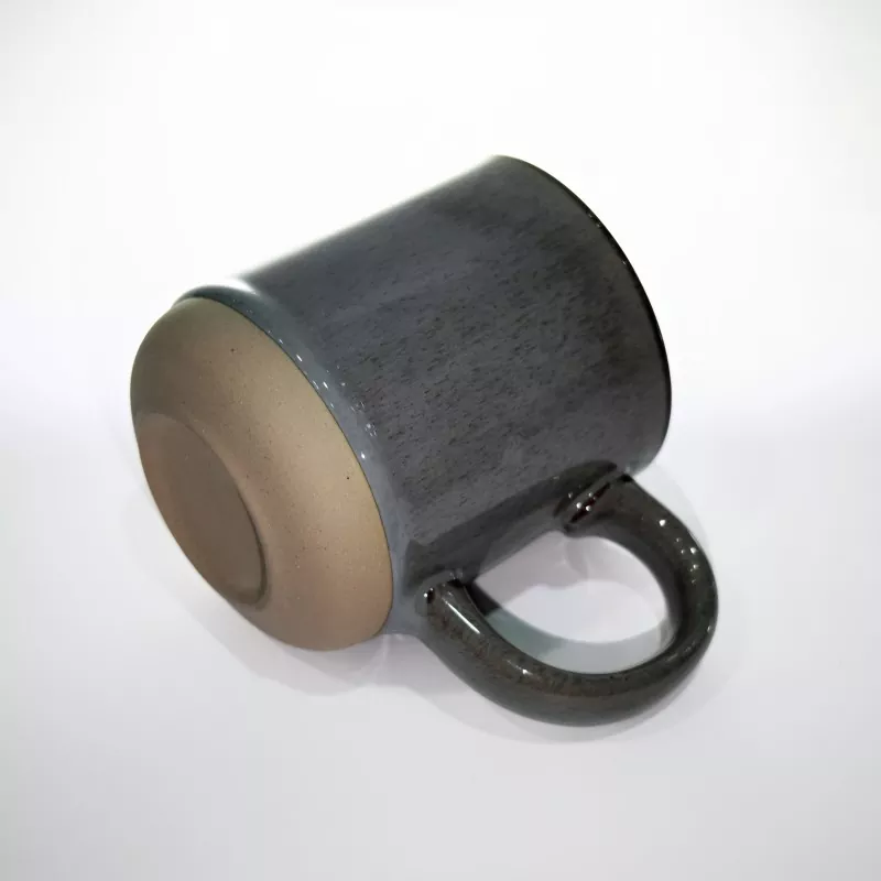 Tasse grise de voyage en céramique moderne et simple